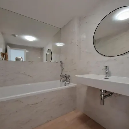 Eurovea Riverside With Parking - Prime Location Apartment